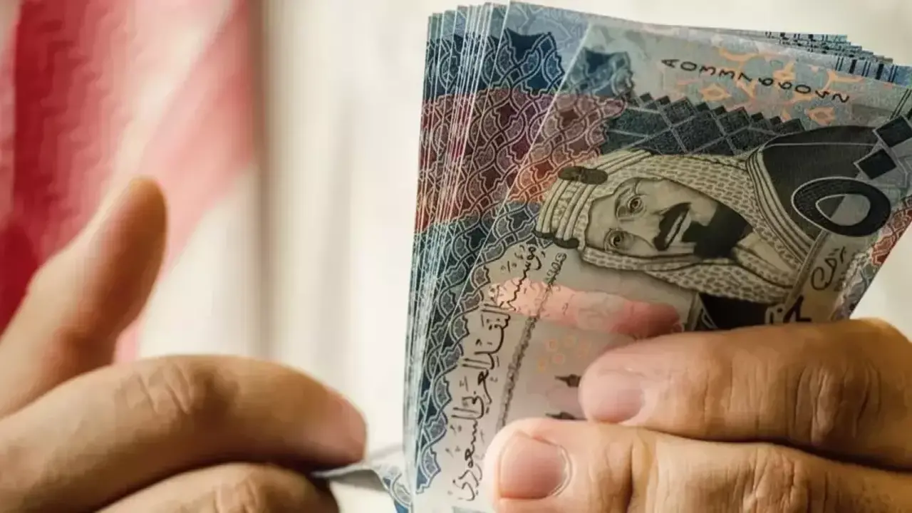 وزارة المالية توضح حقيقة الـ1000 ريال وتأثيرها على ميزانيات ملايين السعوديين